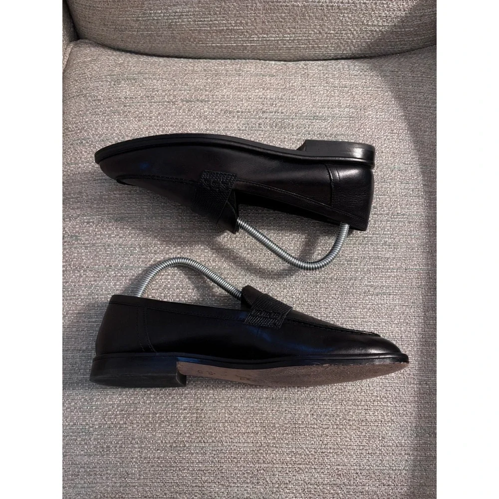 J. McLaughlin Black Brown Leather Penny Loafers Lizard Embossed Strap Womens 7.5